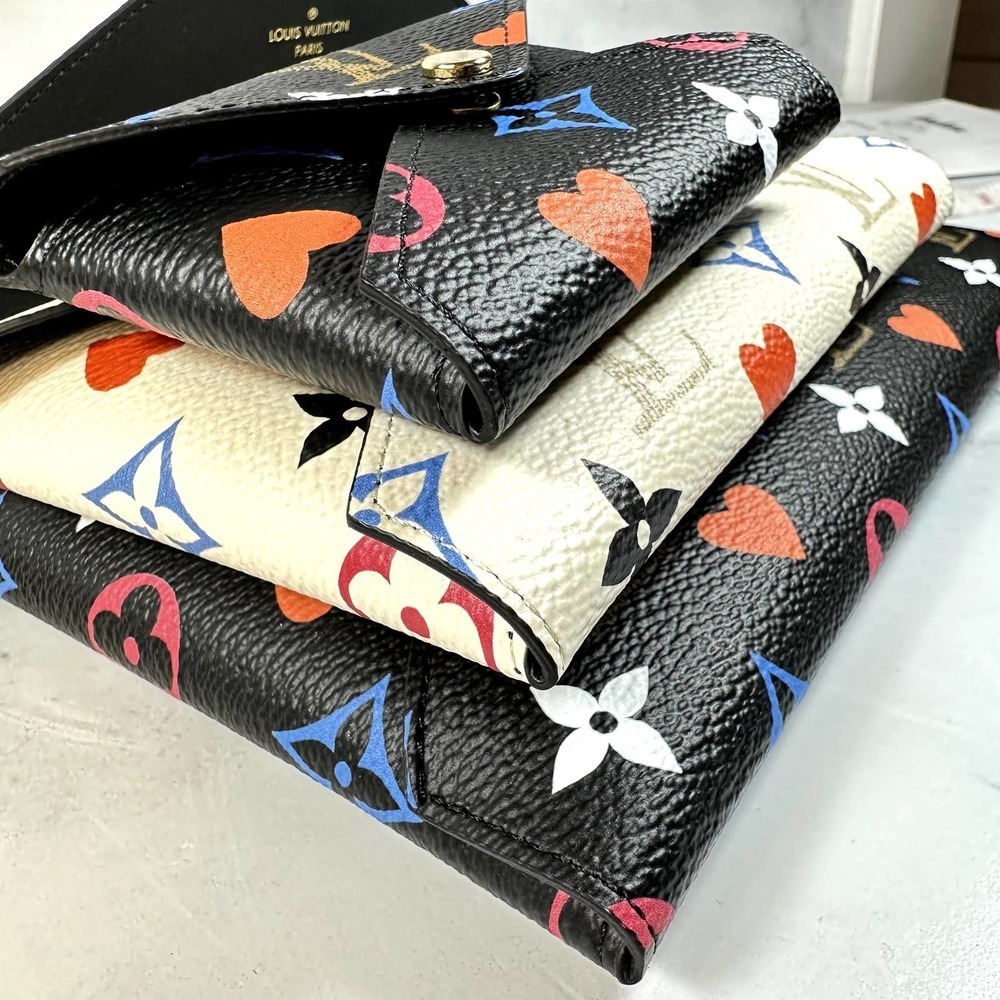 Louis Vuitton Game On Kirigami 3-Pochettes b&w hearts LV wallet/bags Rare Auth - Picture 10 of 12
